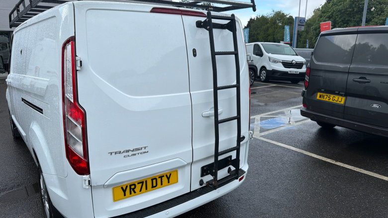 Ford Transit Custom 300 L2 Diesel Fwd 2.0 EcoBlue 130ps Low Roof Limited Van